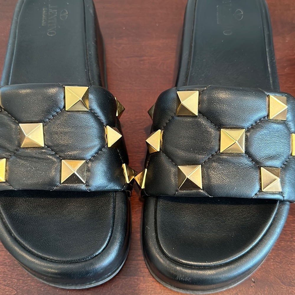 Chunky Valentino Rock Stud Slide. AUTHENTIC